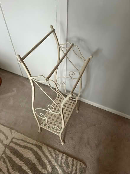 Photo of free Towell holder (GU22) #1