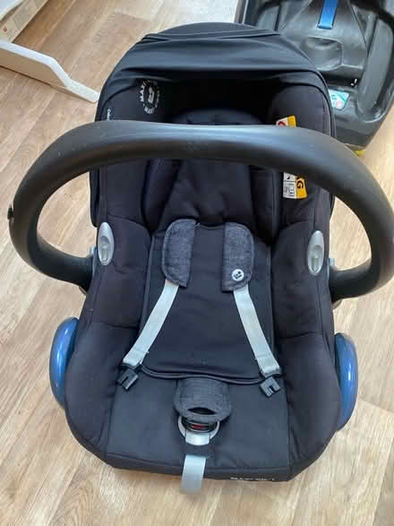 Photo of free Isofix Maxi cosi car seat (Stalybridge SK15) #1