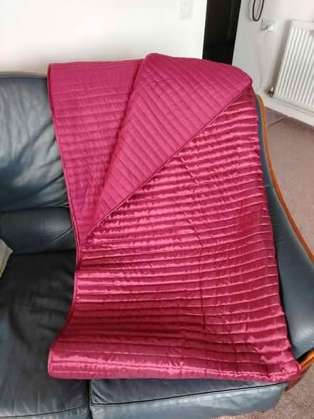 Photo of free King sized throw (Parson Cross S5) #1