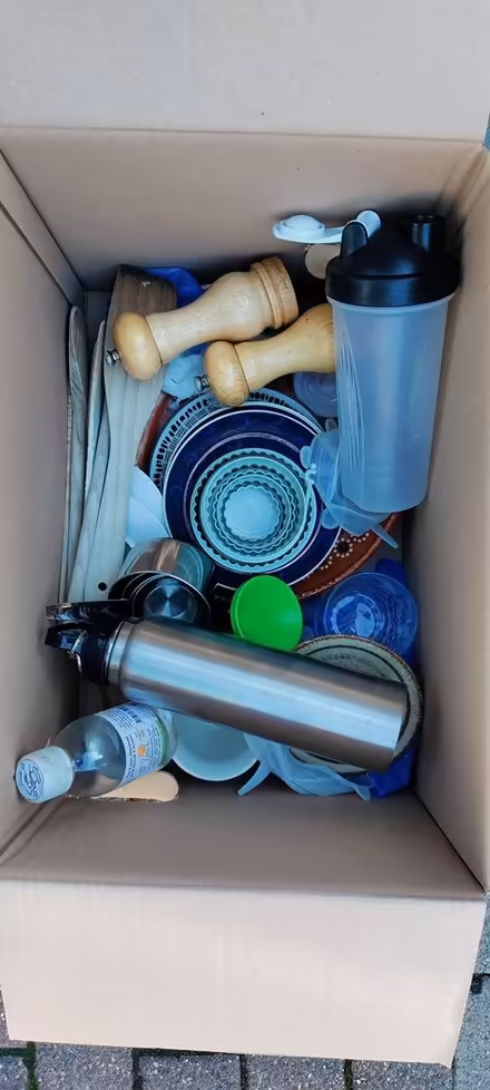 Photo of free Kitchen utensils and dishware (NW6 6AH) #2