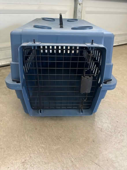 Photo of free Dog or cat kennel (South livermore near 84) #1
