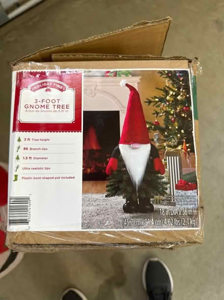 Photo of free Christmas decor (South livermore near 84) #1