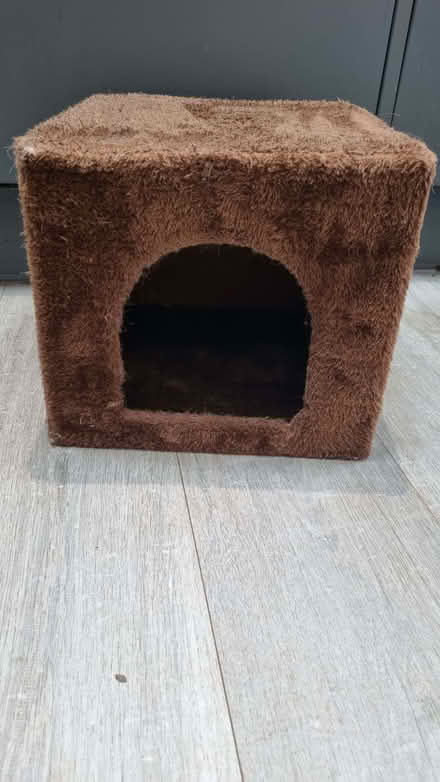 Photo of free Cat box. (Stockton Heath WA4) #2