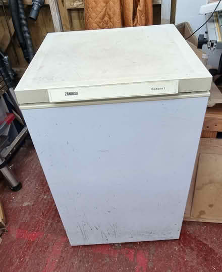 Photo of free Small chest freezer (Welwyn Garden City - AL7) #1