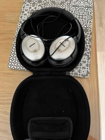 Photo of free Bose headphones - one side broken (SG4 hitchin) #1