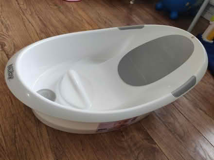 Photo of free Baby bath (Carpenders Park, WD19) #2