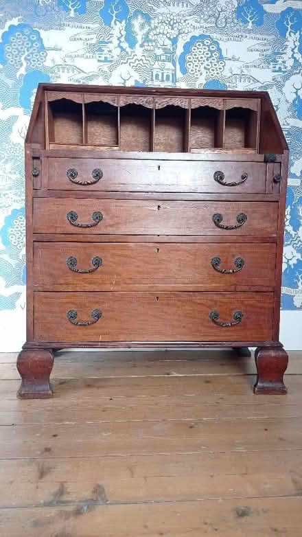 Photo of free Wood bureau with marquetry insets (Skerton LA1) #1