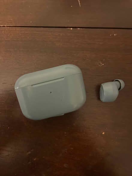 Photo of free Earbuds - Only 1 (Upper West Side) #3