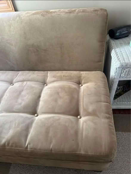 Photo of free couch (Sierra Morena Blvd Sw) #4