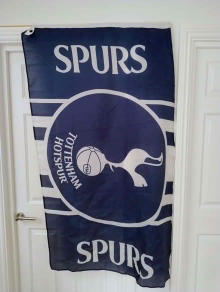 Photo of free Large Spurs flag (Top Amersham HP6) #1