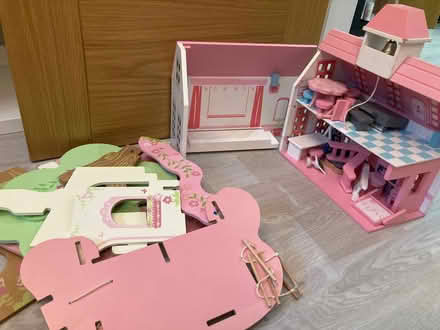 Photo of free Rosebud tree house and doll house (Abbots Langley WD5) #1