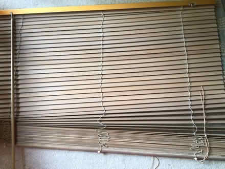 Photo of free wood style venetian blind (Staveley LA8) #1
