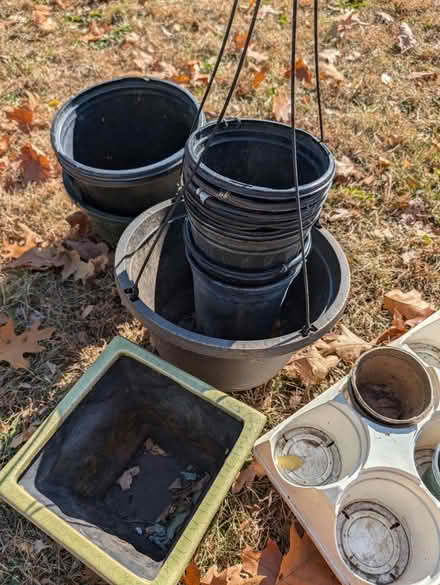 Photo of free Pots-Various (St. Paul) #4