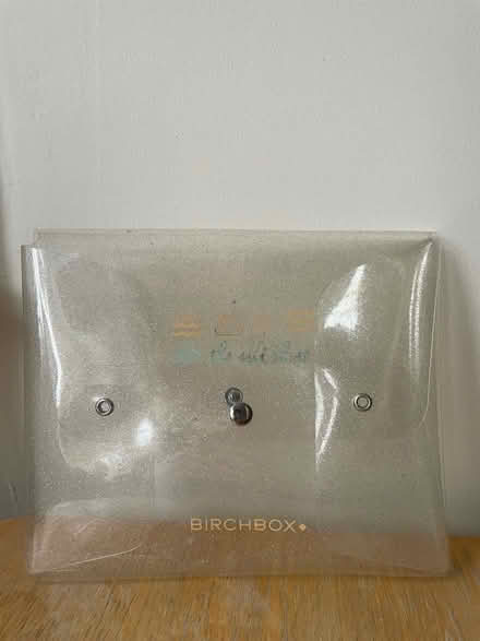 Photo of free Amenities pouch (Stoke Newington N16) #1