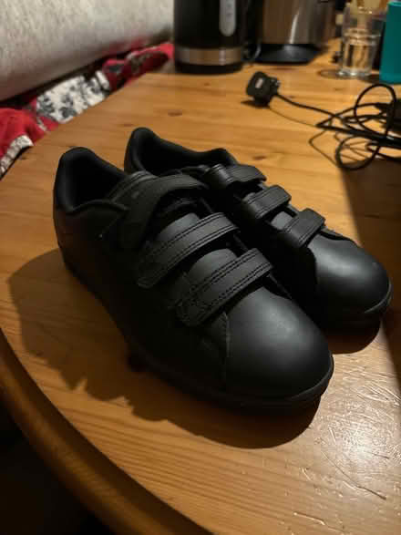 Photo of free School shoes size 5 (N14 4QN) #1