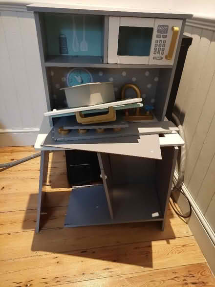 Photo of free Play Kitchen (Hove Green BN3) #1