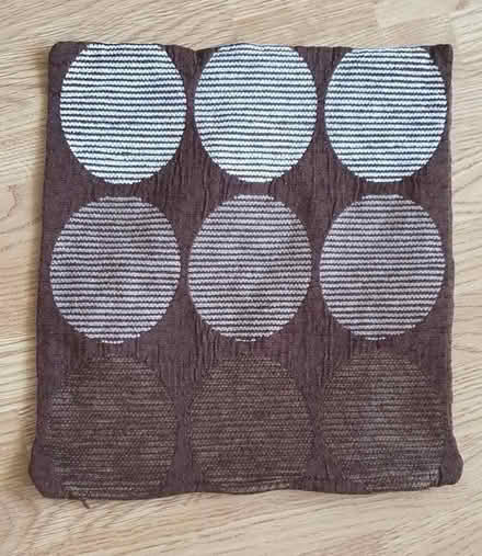 Photo of free Cushion cover (Springfield CM1) #1