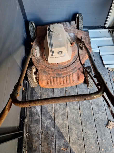 Photo of free lawn mower (Orleans) #1