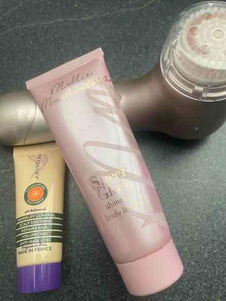 Photo of free Body brush & body lotion hair stuff (Laindon SS155NL) #2