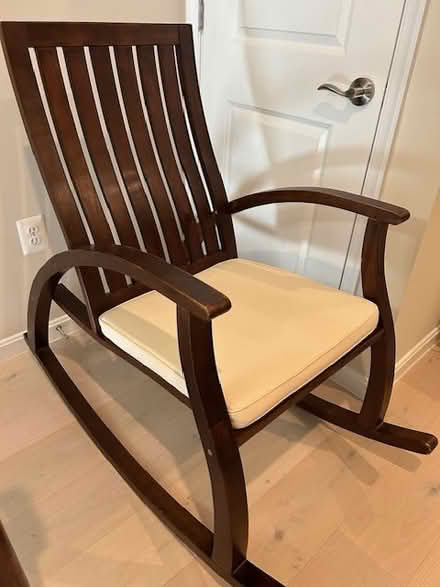 Photo of free Rocking Chair (20020) #2