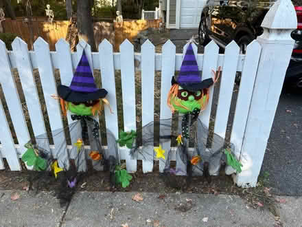 Photo of free Halloween Decorations witches (Kentlands in Gaithersburg) #1