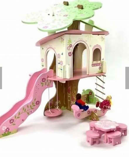 Photo of free Rosebud tree house and doll house (Abbots Langley WD5) #3