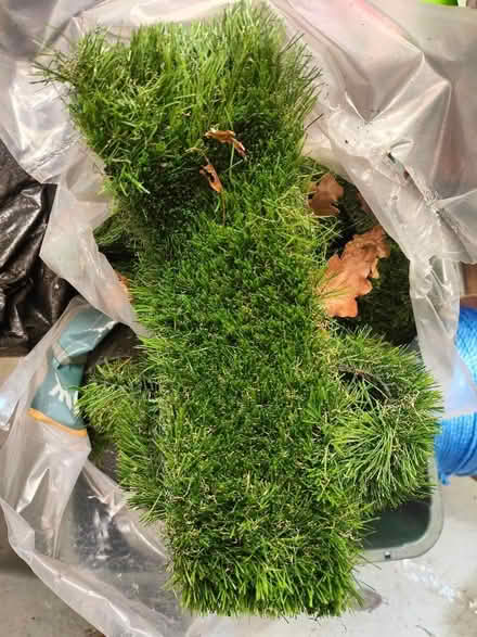 Photo of free Large gag of artificial grass offcuts Crafting ? (Tyttenhanger AL4) #1