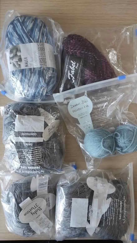 Photo of free knitting yarn (Orchard Brae/Comely Bank EH4) #1