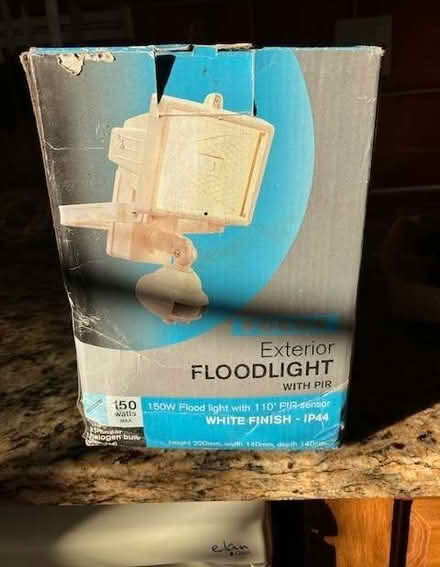 Photo of free External halogen floodlight with PIR detector (Mimbridge GU24) #1