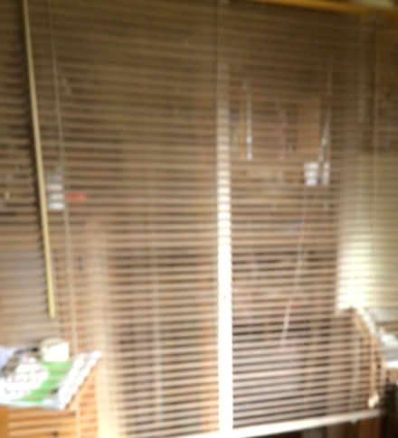 Photo of free wood style venetian blind (Staveley LA8) #3