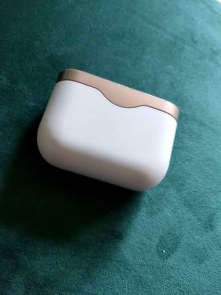 Photo of free Sony wireless ear bud CHARGING CASE (Chesterfield S40) #1
