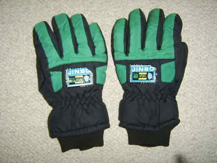 Photo of free Unisex snow gloves (Hounslow) #1