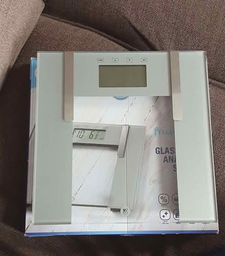 Photo of free WeightWatchers bathroom scales (Salford M5) #1
