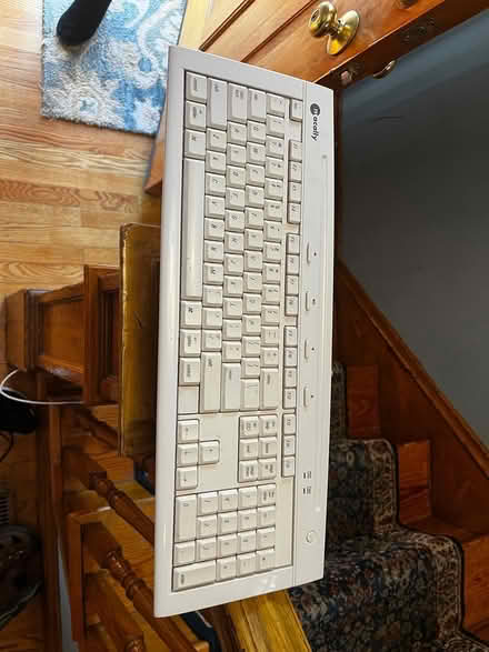 Photo of free USB keyboard (Central Square, Cambridge) #2