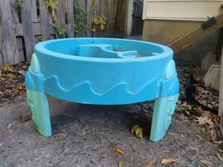 Photo of free Kids water play table (Old Ottawa south) #1