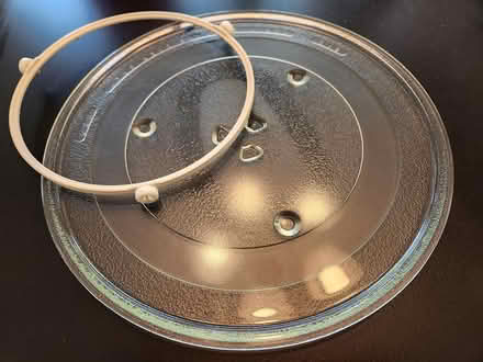Photo of free Microwave plate and ring (Rockville) #1