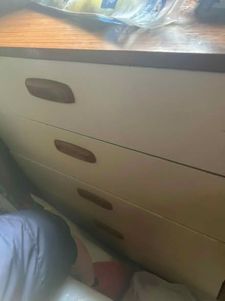 Photo of free Schreiber 4 drawer cabinet (LS12 3 near Aldi Tong Road) #1