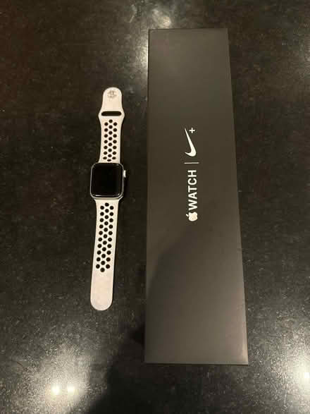 Photo of free Apple Watch 4 Nike+ (TW9, Richmond) #1