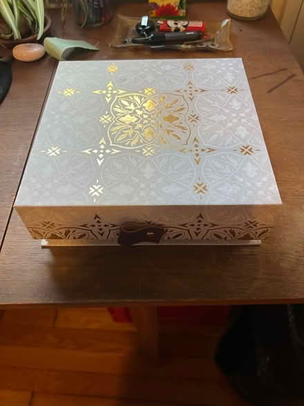 Photo of free Decorative box (Spring Hill) #1