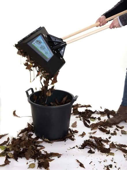 Photo of free Clear N Collect Multi-Purpose Garden Leaf Rake (Bedwell SG1) #2