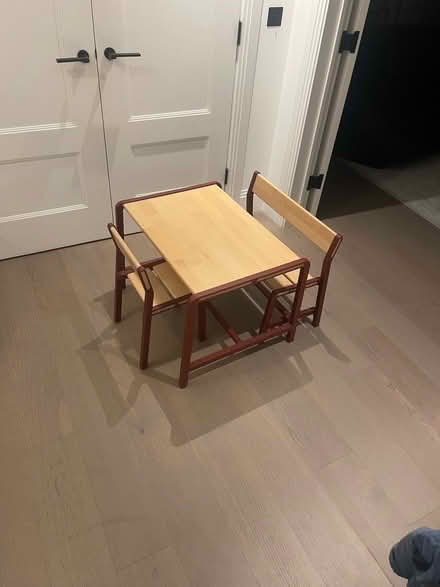 Photo of free Children’s table and chairs (SE135FZ) #1
