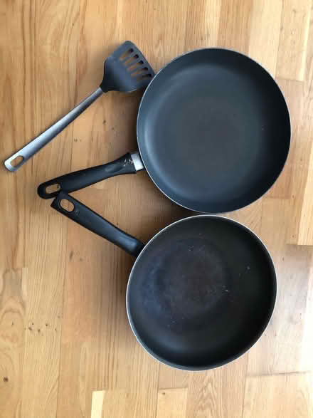 Photo of free Wok and frying pan (W9) #1