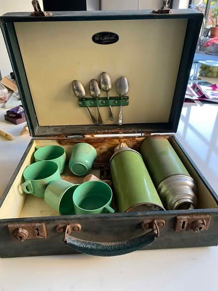 Photo of free Retro vintage picnic case (Worcester WR1) #2