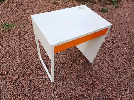 Photo of free Small desk (Broom Park DH7) #1