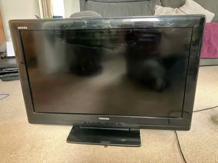 Photo of free Toshiba lcd colour tv 32AV555D (LE2 Leicester) #1