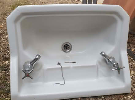 Photo of free Vintage China Washbasin (Berrick Salome OX10) #2