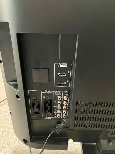 Photo of free Toshiba lcd colour tv 32AV555D (LE2 Leicester) #3