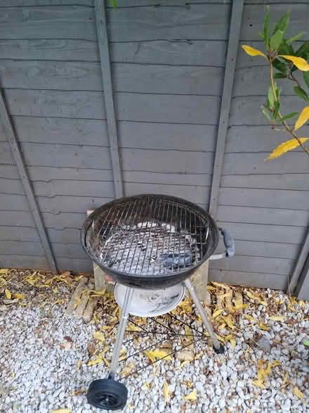 Photo of free BBQ Weber (SW6) #2