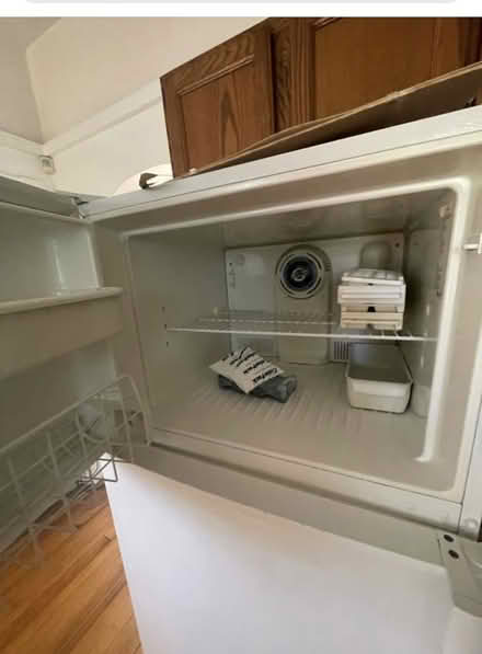 Photo of free Maytag fridge (Winter Hill, Somerville) #3