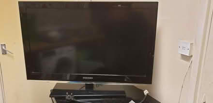 Photo of free Samsung "32" TV (Croydon) #2